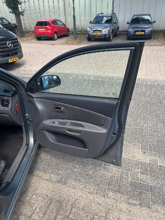 Kia Rio  picture 14
