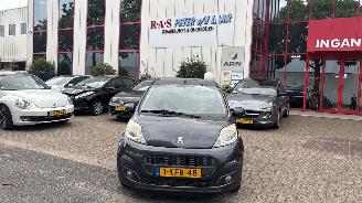 škoda osobní automobily Peugeot 107 1.0 ACTIVE 2013/1
