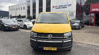 krockskadad bil bedrijf Volkswagen Transporter 2.0 TDI L1H1 Highline 2017/9