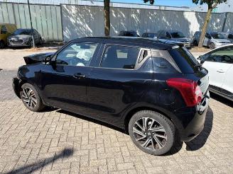 Voiture accidenté Suzuki Swift Swift (ZC/ZD), Hatchback 5-drs, 2017 1.2 Dual Jet 16V Smart Hybrid 2021/2