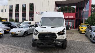 skadebil bedrijf Ford Transit MHEV TREND 350 130 DC L4H3 RWD 2022/11