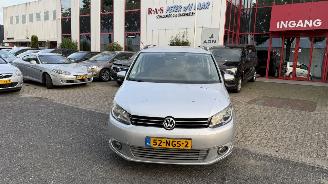 Schadeauto Volkswagen Touran 1.2 TSI MOTOR LOOPT OP 3 CILINDERS 2010/9