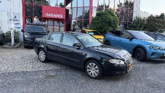 krockskadad bil auto Audi A4 2.0 PRO LINE 2005/10