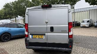 Peugeot Boxer 435 2.2 BlueHDi 140 L2H1 Zwaar Premium picture 4