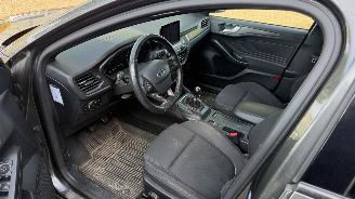 Ford Focus 1.0 EcoBoost picture 9