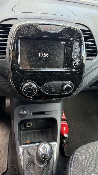Renault Captur 0.9 TCE AUTHENTIQUE picture 14