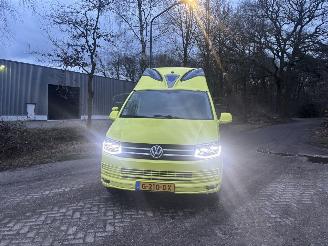 Schadeauto Volkswagen Transporter T6 AMBULANCE GEEN SCHADE 2019/9