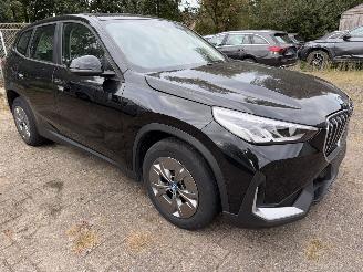 Voiture accidenté BMW iX1 30 E. 200 kw 2024/4