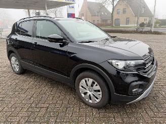 Vaurioauto  passenger cars Volkswagen T-Cross 1.0 - 85 Kw DSG 2019/10