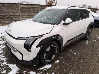 skadebil auto Kia EV3 Earth  Battery 81 Kw 2025/1
