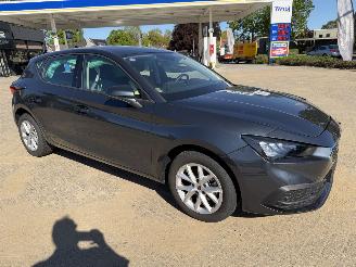 Schadeauto Seat Leon 1.5 TSI - 115 Pk 2025/2