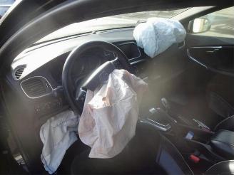 demontáž osobní automobily Volvo V-40 V40 (MV), Hatchback 5-drs, 2012 / 2019 1.6 T3 GTDi 16V 2013/3