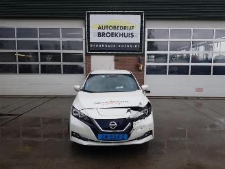 Coche siniestrado Nissan Leaf Leaf (ZE1), Hatchback, 2017 39/40kWh 2019/7