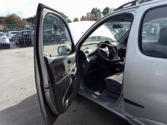 Toyota Yaris-verso Yaris Verso (P2), MPV, 1999 / 2005 1.5 16V picture 11