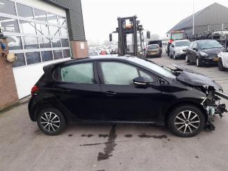 Peugeot 208 208 I (CA/CC/CK/CL), Hatchback, 2012 / 2019 1.2 Vti 12V PureTech 82 picture 2