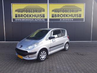Auto incidentate Peugeot 1007 1.4 Gentry 2005/9