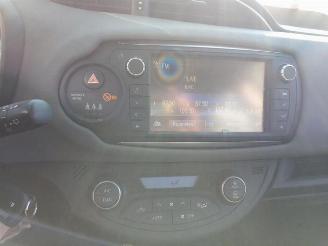 Toyota Yaris Yaris III (P13), Hatchback, 2010 / 2020 1.5 16V Hybrid picture 16