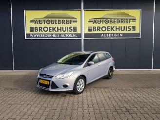 Voiture accidenté Ford Focus 1.0 EcoBoost Trend 2013/10