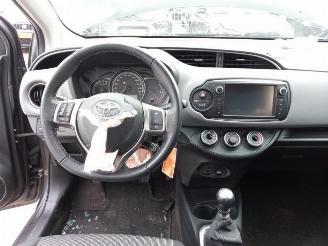 Toyota Yaris Yaris III (P13), Hatchback, 2010 / 2020 1.33 16V Dual VVT-I picture 10
