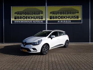Vaurioauto  passenger cars Renault Clio Estate 0.9 TCe Intens 2019/10