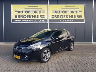 Vaurioauto  passenger cars Renault Clio Estate 0.9 TCe Night&Day 2015/1