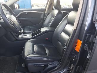 Volvo V-70 2.4D Momentum picture 11