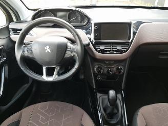Peugeot 2008 1.2 PureTech Active picture 17