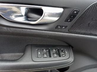 Volvo V-60 V60 II (ZW), Combi, 2018 2.0 T8 16V Plug-in Hybrid AWD picture 13