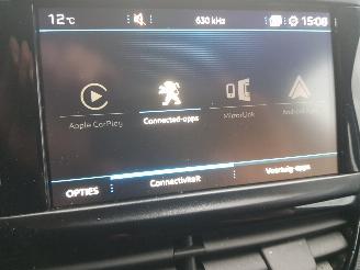 Peugeot 208 1.2 PureTech Signature picture 30