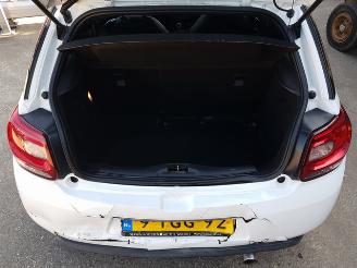 Citroën DS3 1.2 VTi So Chic picture 9