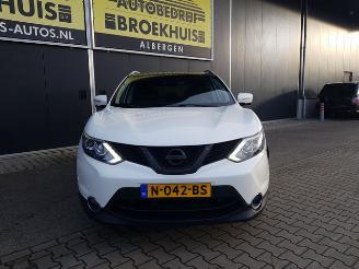 Nissan Qashqai 1.2 Premier Edition picture 3