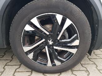 Peugeot 2008 1.2 PureTech Allure Pack picture 27