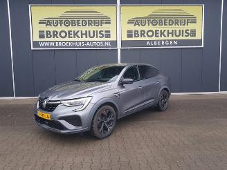 Vaurioauto  passenger cars Renault Arkana 1.6 E-Tech Hybrid 145 R.S. Line 2022/4