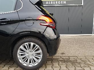 Peugeot 208 1.2 PureTech Allure picture 9