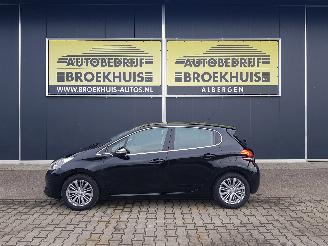 Peugeot 208 1.2 PureTech Allure picture 2