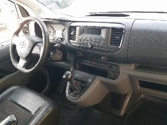 Toyota Proace 2.0 D-4D Cool Comfort Long picture 16