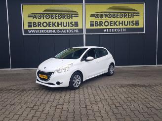 skadebil auto Peugeot 208 1.0 VTi Active 2013/10