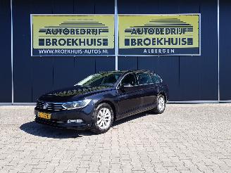 Schadeauto Volkswagen Passat Variant 1.6 TDI Comfortline 2015/6