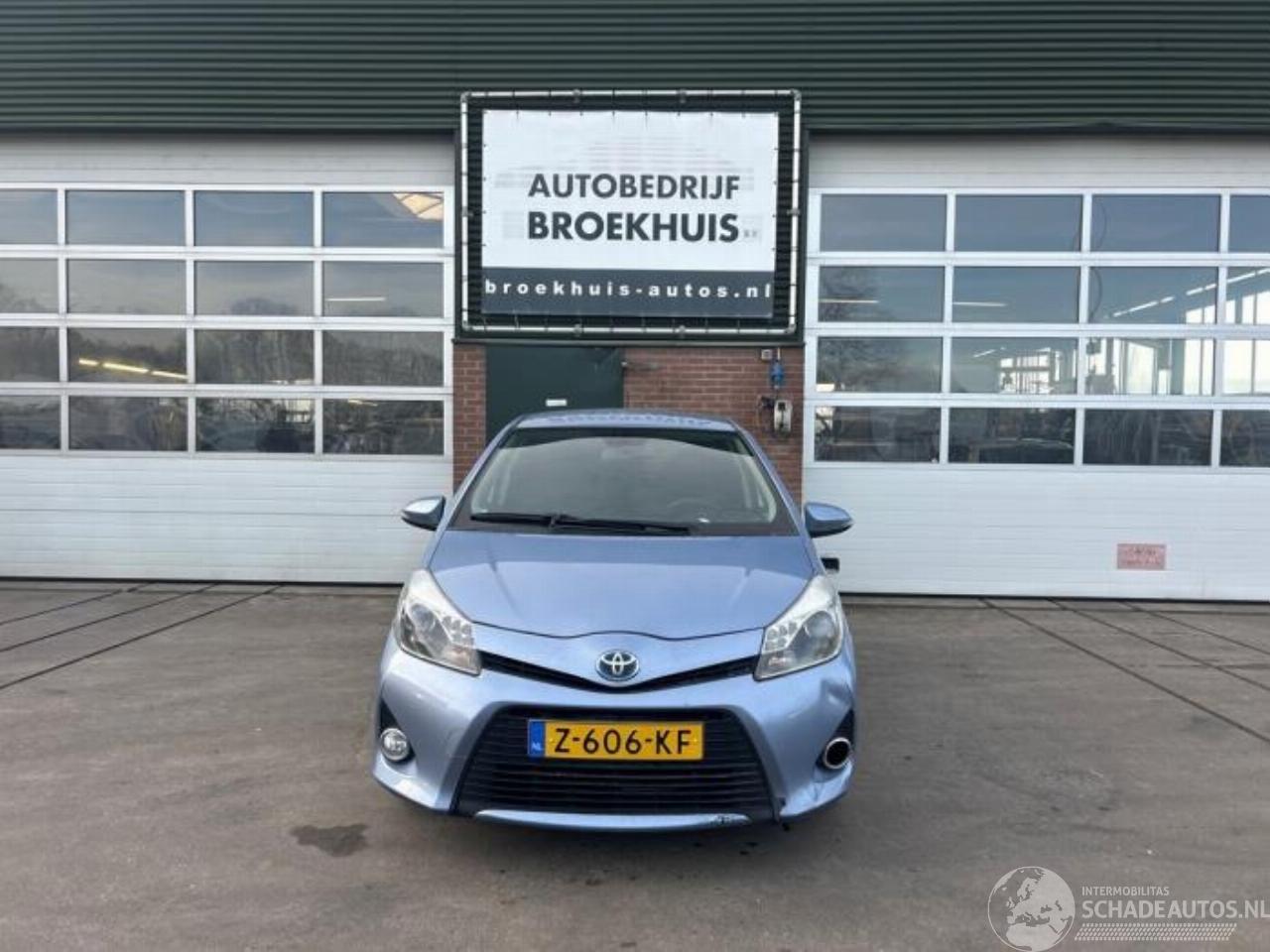 Toyota Yaris Yaris III (P13), Hatchback, 2010 / 2020 1.5 16V Hybrid