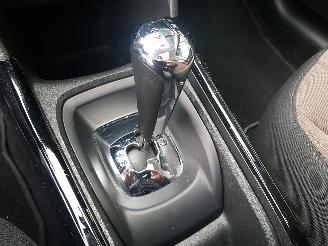 Peugeot 2008 1.2 VTi Active Pack Premium Automatic picture 18