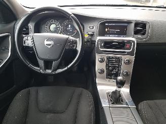 Volvo V-60 1.6 D2 Momentum picture 17