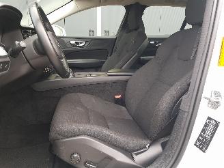 Volvo V-60 2.0 B3 Momentum Advantage picture 10