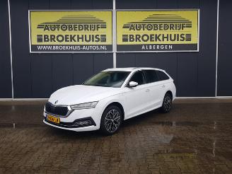 skadebil auto Skoda Octavia Combi 1.4 TSI iV PHEV Sportline Business 2022/4