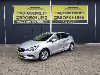 Damaged car Opel Astra 1.6 CDTI Business+ 2018/3