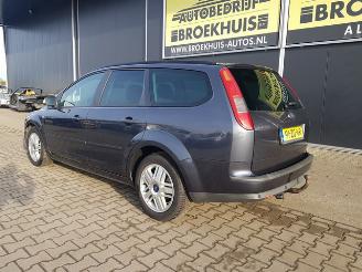 Ford Focus 1.6-16V Ghia picture 7