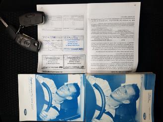 Ford Focus 1.6-16V Ghia picture 20