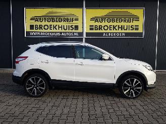 Nissan Qashqai 1.2 Premier Edition picture 4