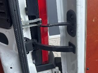 Peugeot Boxer 330 2.0 BlueHDI L1H1 Premium picture 23