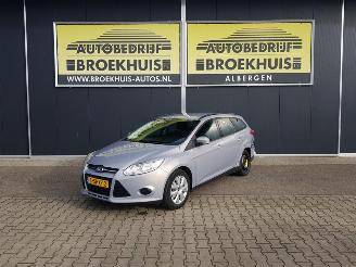 Schadeauto Ford Focus Wagon 1.0 EcoBoost Trend 2013/10