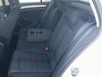 Volkswagen Golf 1.6 TDI Comfortline BlueMotion picture 16